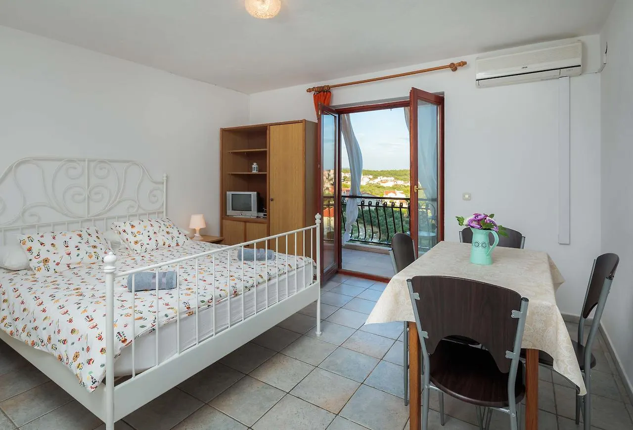 Apartments Loncar Seget Vranjica Croatie